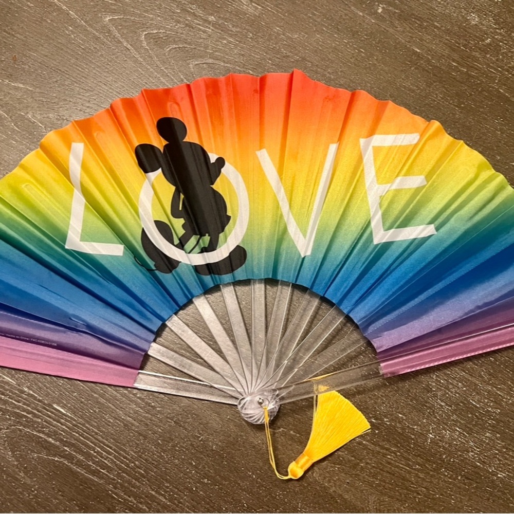 Disney Mickey Mouse Pride Fan Love. NWT.